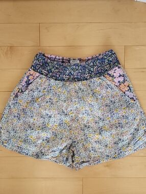 American Eagle Floral High Waist Cotton Shorts, Size Med